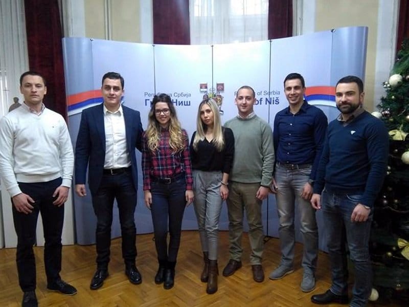 Takmicari sa Ekonomskog foto JV