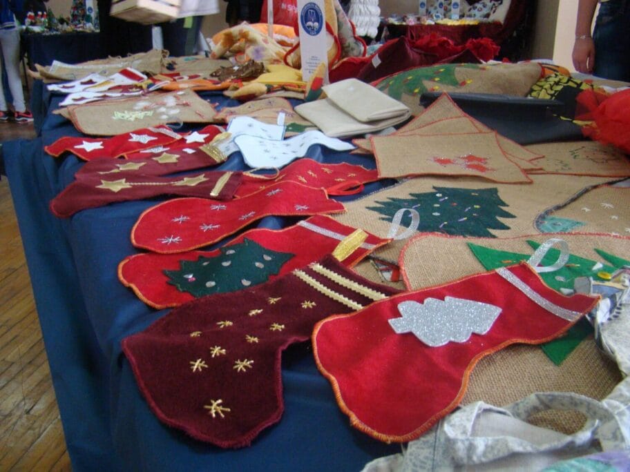 Učenici "14. oktobra" iz Niša izlagali ručne radove 15 Rucni radovi foto Tehnicka skola u Nisu scaled