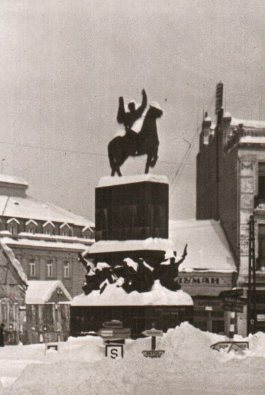 Spomenik oslobodiocima Nisa zima 1942