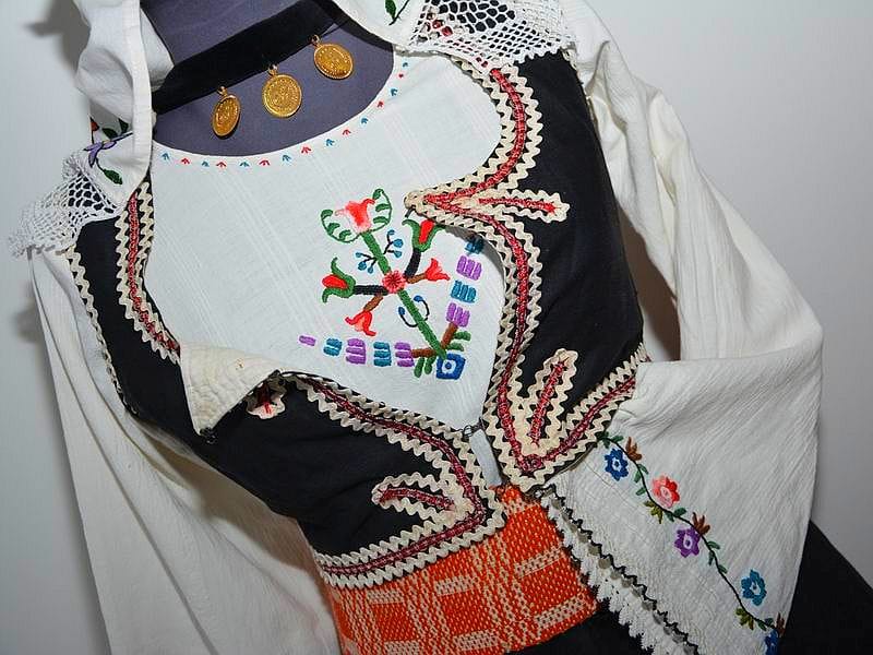 Svrljiska narodna nosnja foto Aleksandar Kostic