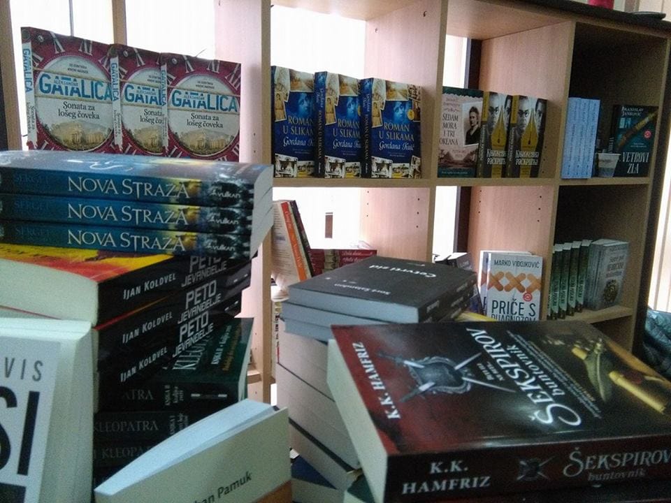 Nove knjige spremne foto JV