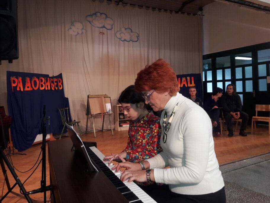 casovi klavira foto DC