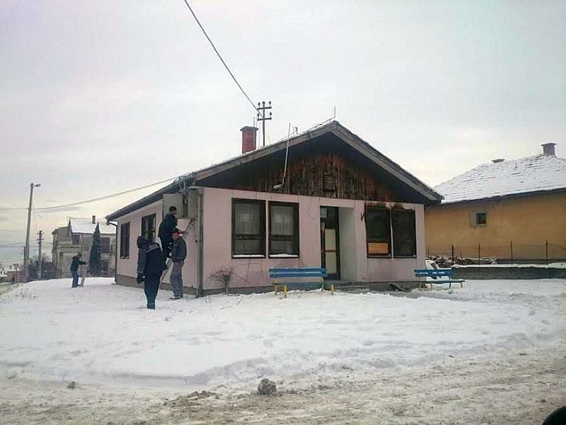 Izgorele prostorije Mesne zajednice Odžinka u Vranju 19 zgrada MZ Odzinka foto I M
