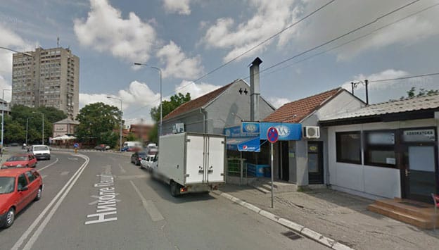 Mesto bliskog susreta - i Gugl je usnimio nepropisno parkiranje