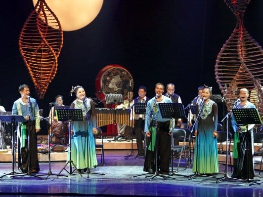 Glasovi Junana foto Umetnost davanja