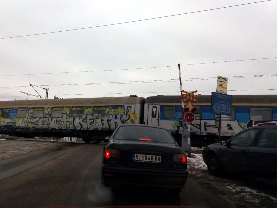 Kod “ŽIŠ”-a voz prolazi, rampa podignuta (video) 10 prolazi voz foto V S