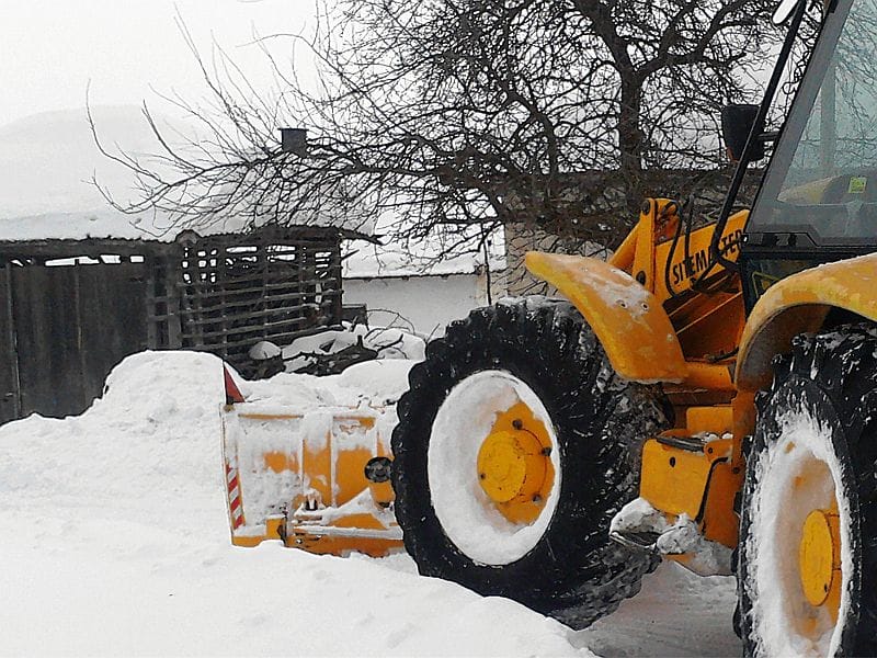 Zaplanjska sela bez struje zbog snega 18 Sneg ciscenje foto aleksandar kostic