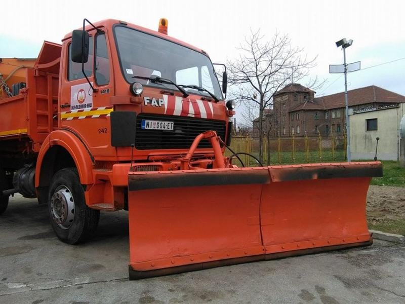 Nišlije skoro 10 godina kroz račune plaćaju kredit “Mediane” koji ona još nije ni podigla 13 800x600 Vozila za ciscenje snega foto JV