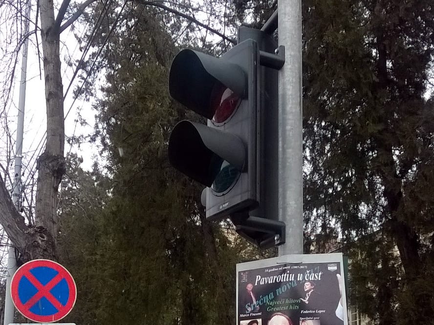 Semafor skola foto JV