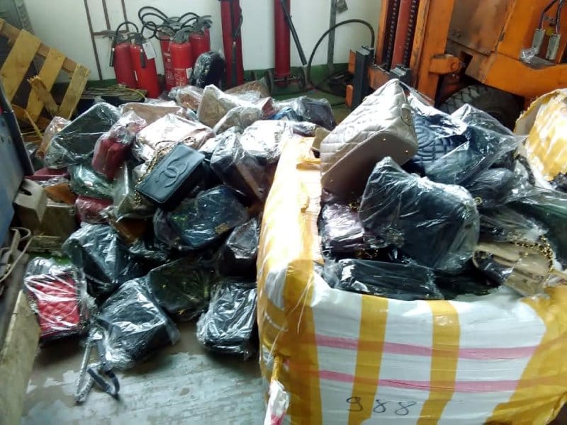 zadrzana krivotvorena roba foto uprava carina