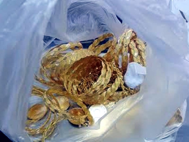 Carinici na Gradini zaplenili zlato vredno 5 miliona dinara 1 zlato upravacarina