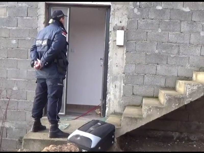 Svrljižanina sa poternice žena upucala, pa pred policijom napala samostrelom 1 Pucnjava u Rakovici zena ranila muza foto printscreen youtube