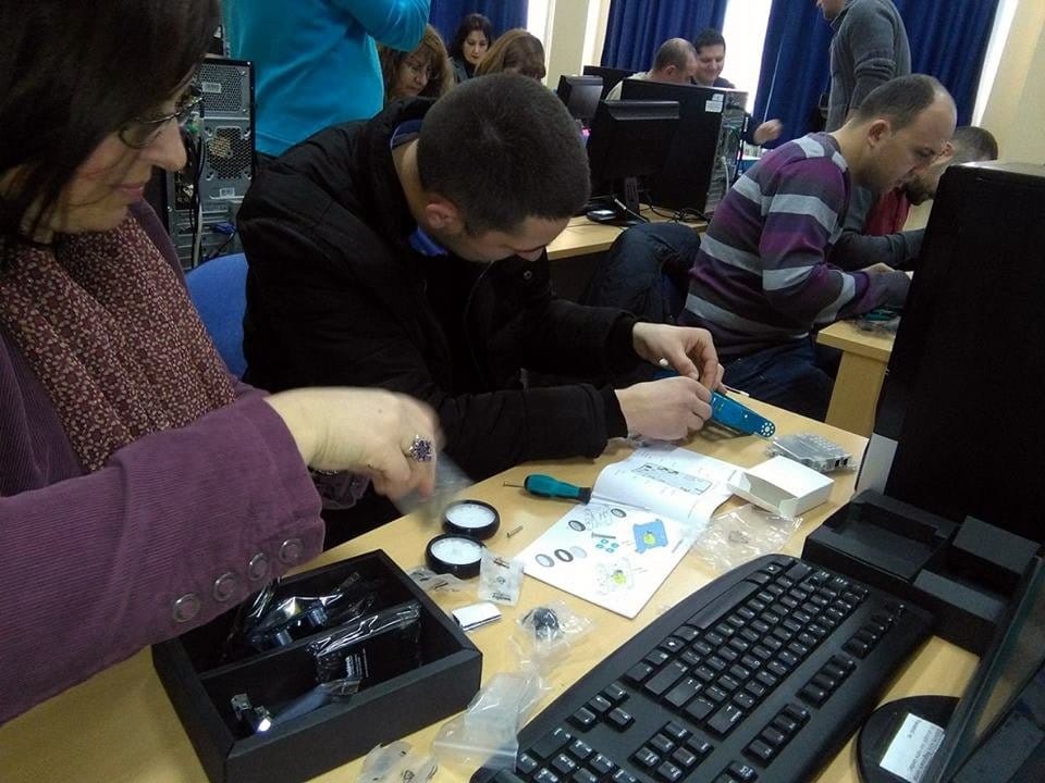 Sklapanje robota foto JV