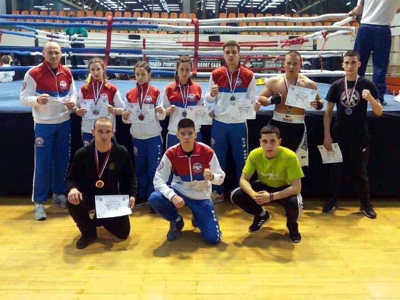 Zlatni juniori kik-boks kluba Niš 12 kikboks