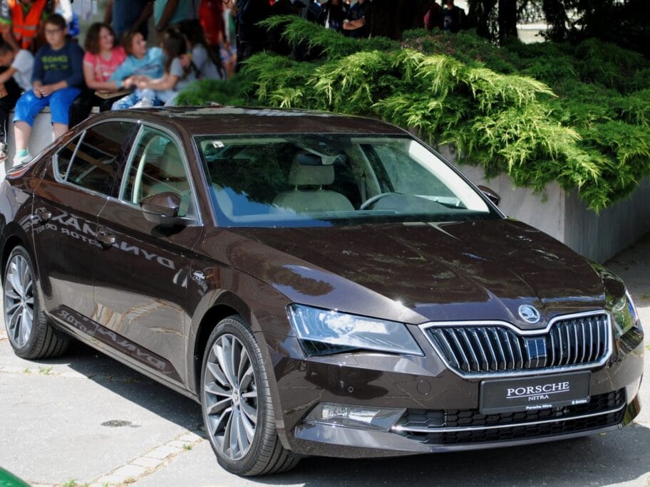 Skoda Superb foto wikimedia TominoMen scaled