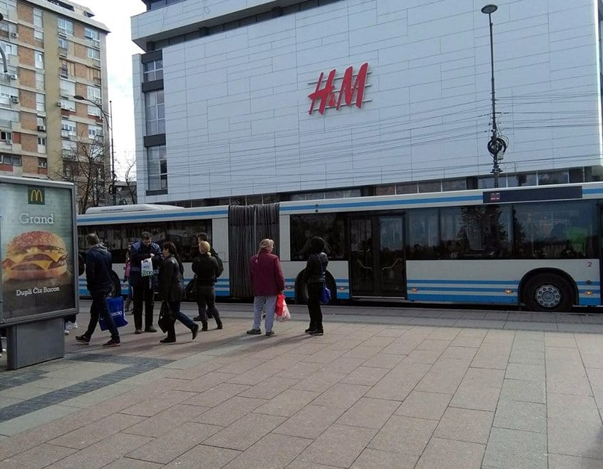 Klupice sklonjene sa stanice foto JV