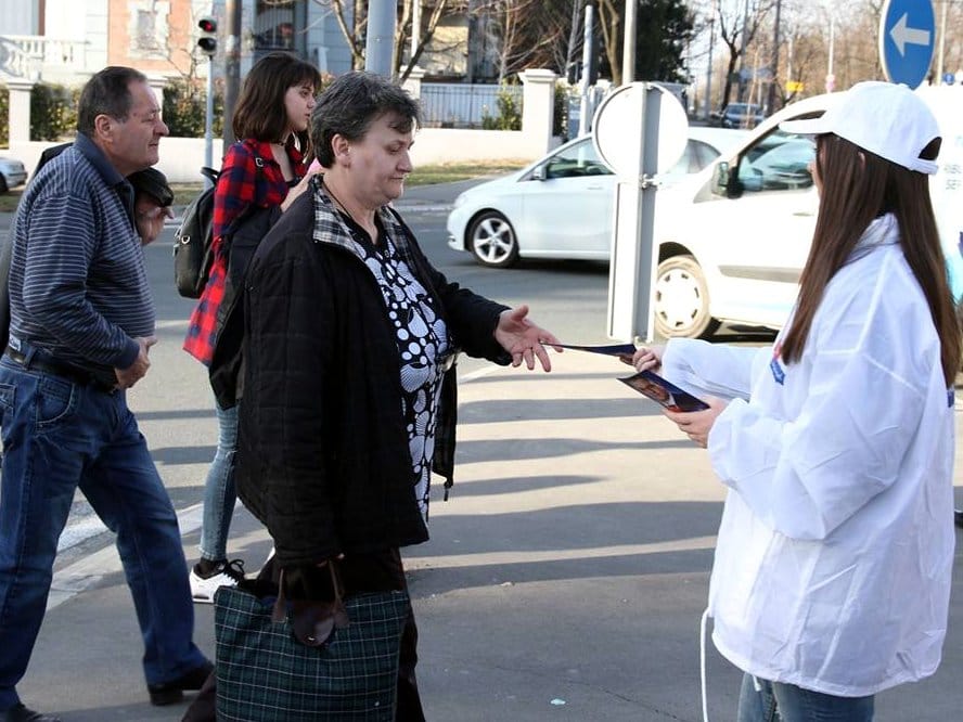 Napadnuta aktivistkinja foto FB Vuk Jeremic