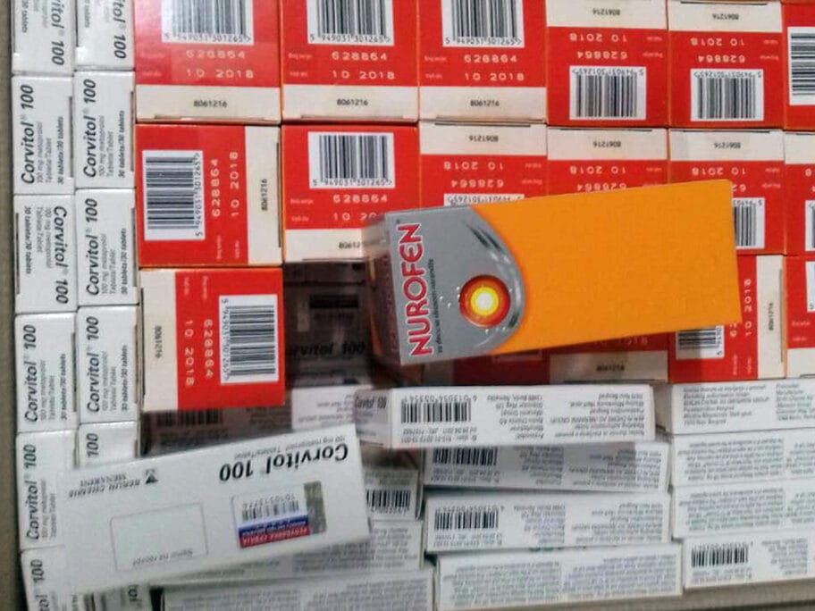 Carinici na Merdaru zaplenili lekove 15 zaplenjeni lekovi Merdare Uprava carine