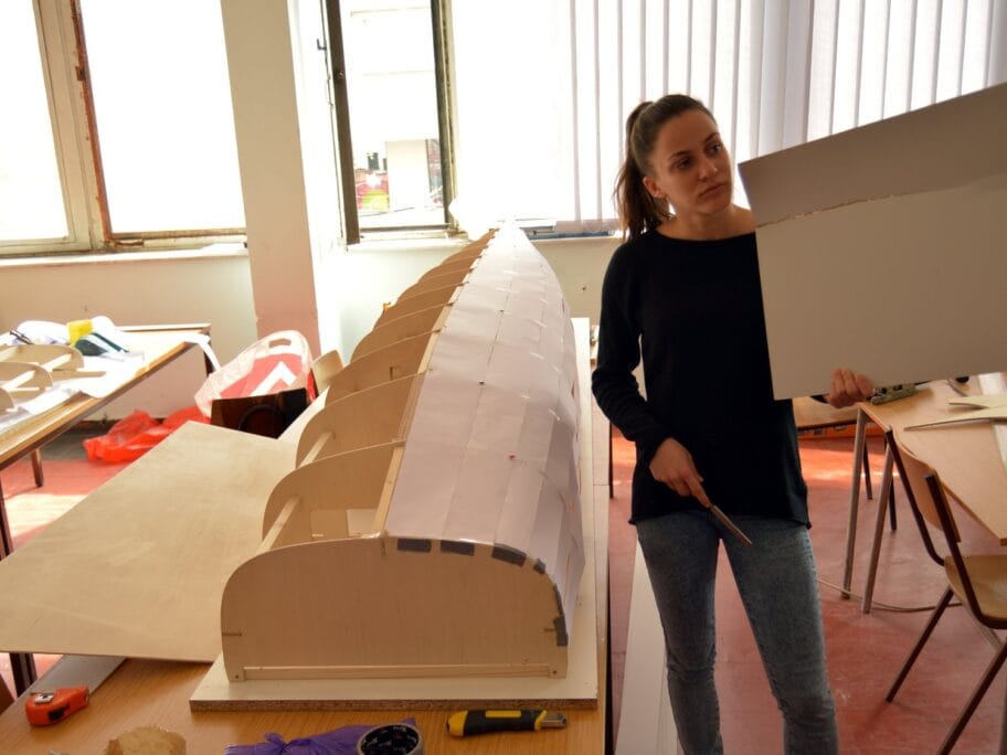 Nišlijka deo tima koji će se takmičiti u izradi i trci brodova 7 Milica Stojanovic brodovi foto Stefan Rudakovic