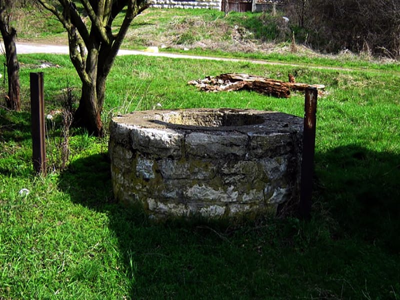 Bunar foto Aleksandar Kostic ILUSTRACIJA