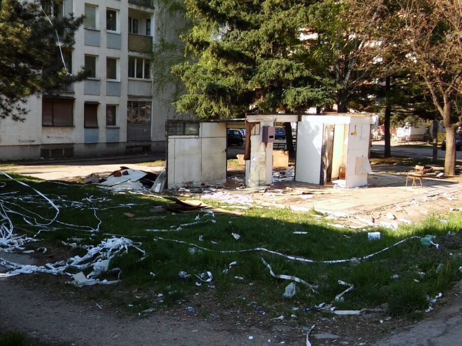 Foto-vest: Nedovršen posao na uklanjanju barake u Durlanu 7 baraka zitopek g g