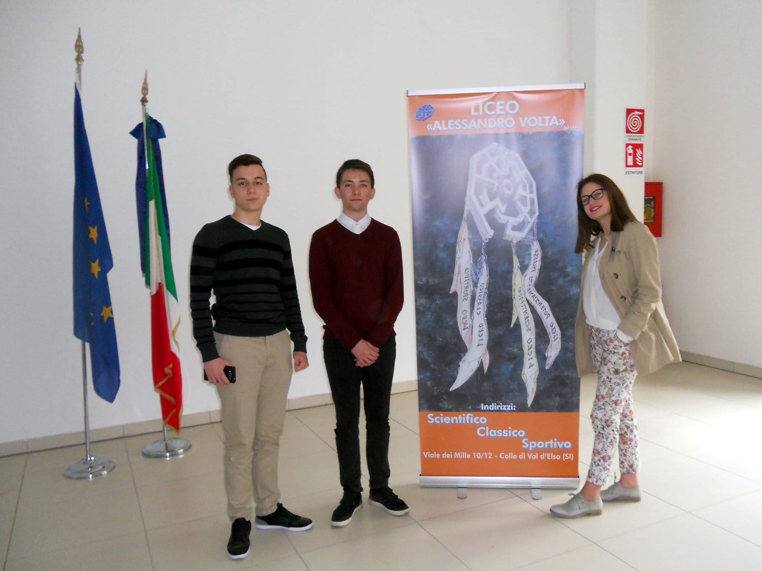 Niški đaci u Italiji pokazali šta se u srpskim školama uči o Velikom ratu 1 Niski gimnazijalci foto Vera Dujakovic