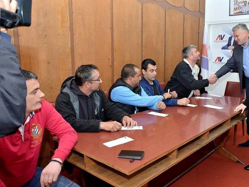 Prokupački radikali izbegli smene prelaskom u SNS 19 radikali presli u sns PK foto lj m 1