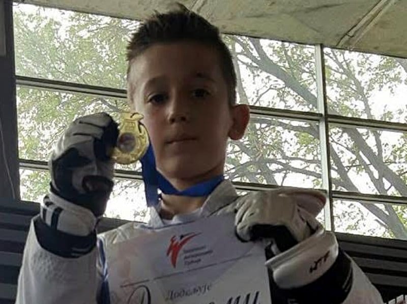 800x600 Vuk Manic KBS Naisus N A