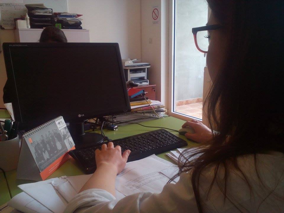 Sluzbenica Ilustracija JV V M