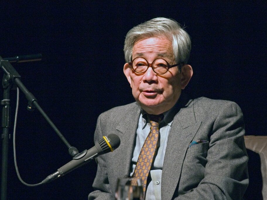 Kenzaburu Oe foto wikimedia commons