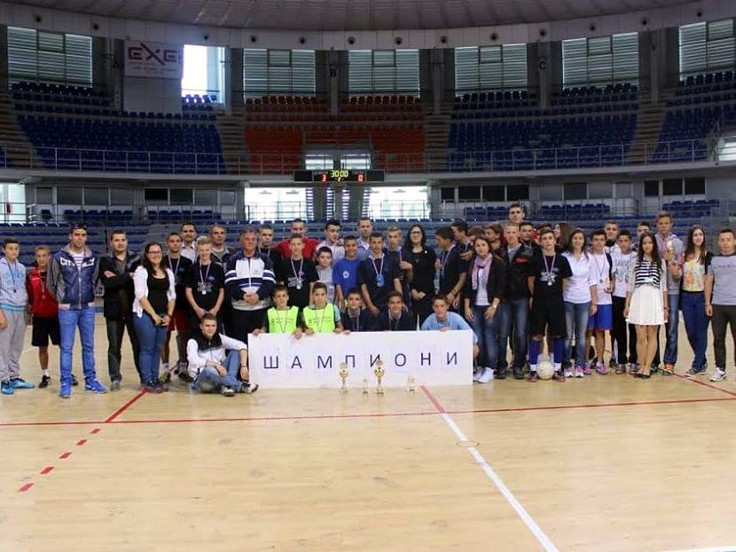 Počeo "Majski turnir" u malom fudbalu, takmičiće se 60 ekipa 16 Majski turnir 2016 Mladi ambasadori