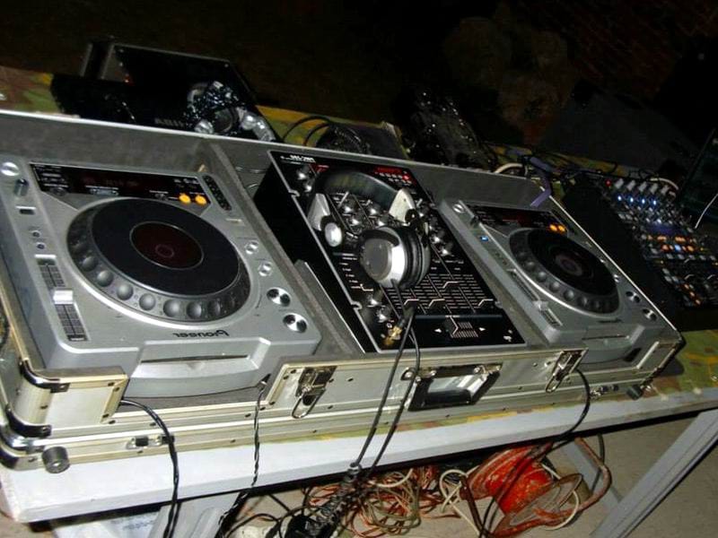 dj gramofon i mixeta foto aleksandar kostic