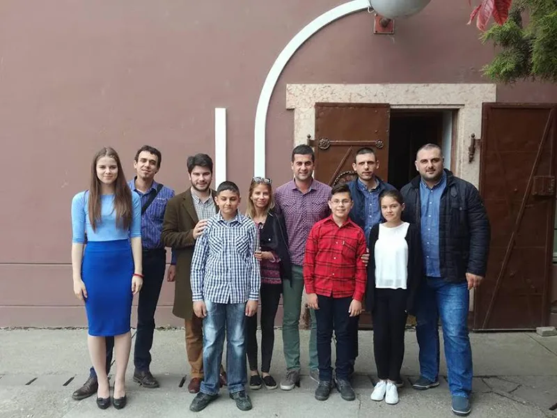 ucenici Muzicke skole sa nastavnicima foto lj m