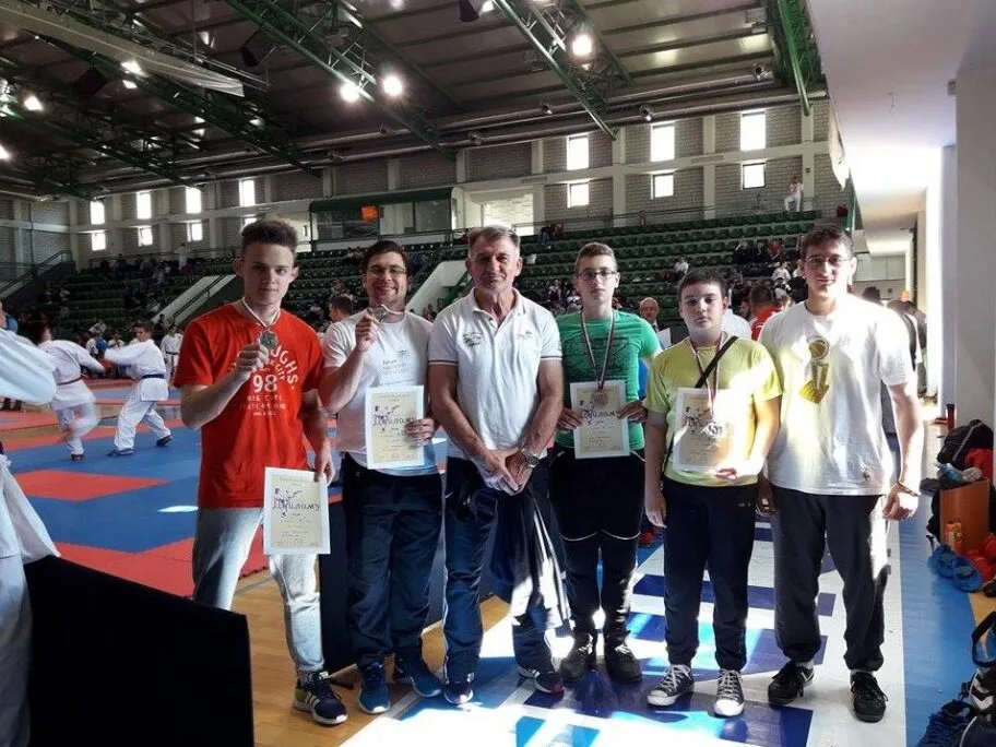 Južnjaci osvojili 6 medalja na Kupu Srbije u karateu 13 Karatisti Elid foto Aleksandar Popovic