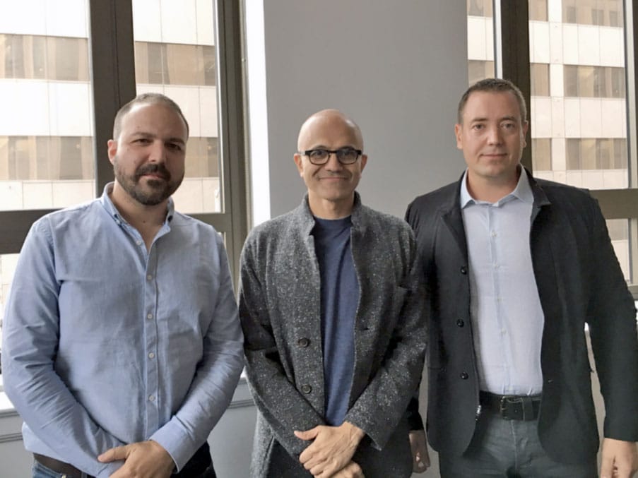 Istok Pavlovic i Nikola Bozinovic sa direktorom Microsofta Satjom Nadelom