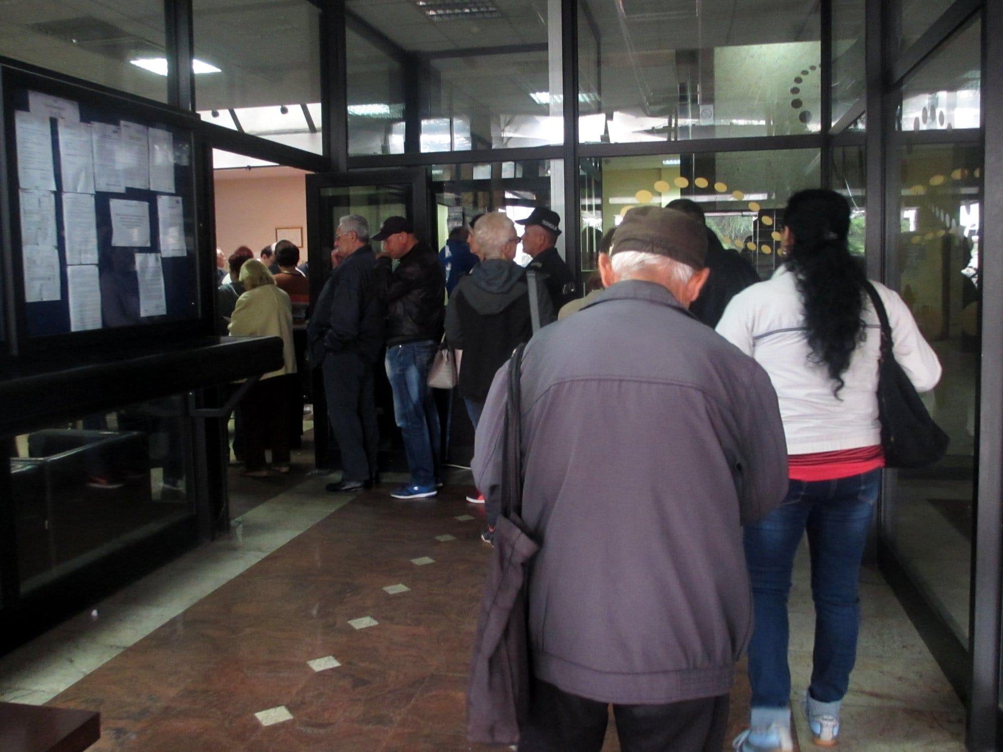 Filijale Uprave za trezor na jugu Srbije do kraja godine dobijaju sistem za manje gužve 1 Red do vrata foto JV J Adamovic