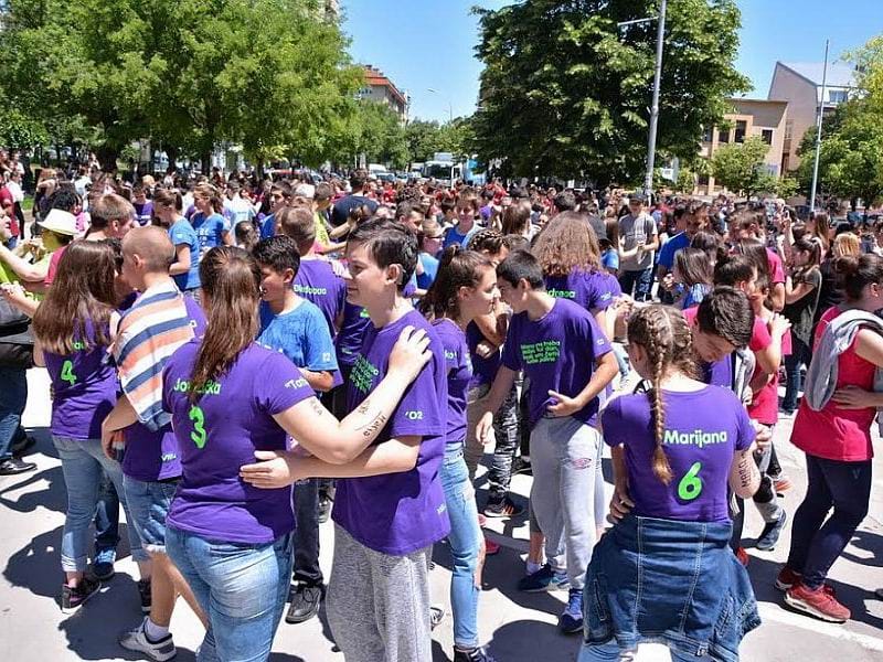 ples malih maturanata prokuplje foto lj m