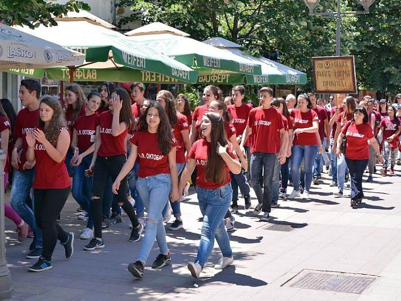 defile gradom osmaka foto lj m