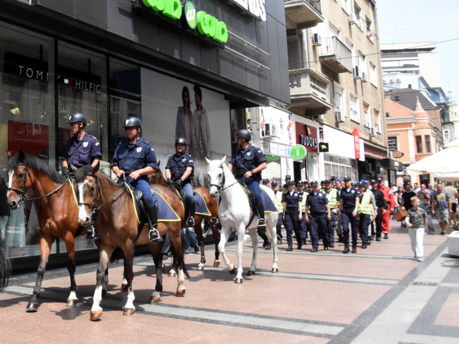 defile policije foto mup