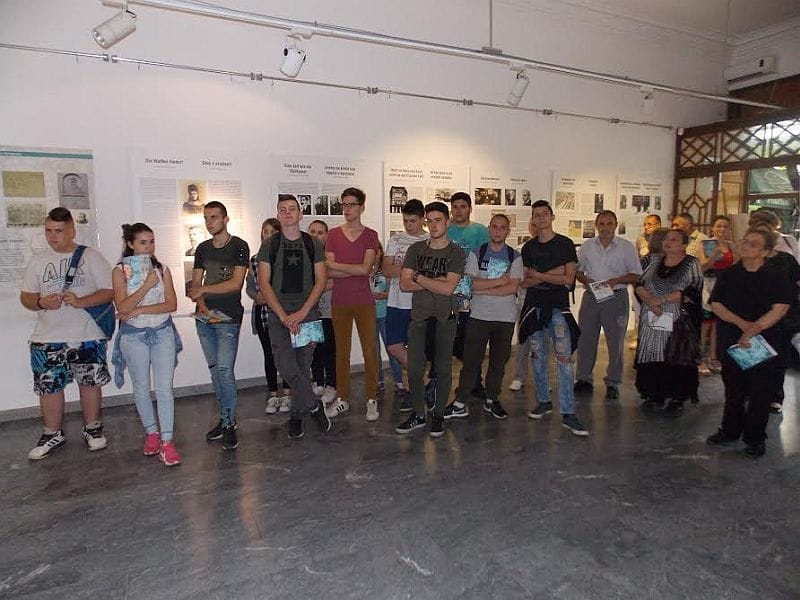 Izložba u Prokuplju o dešavanjima u Austriji pre Velikog rata 1 otvaranje izlozbe foto lj m