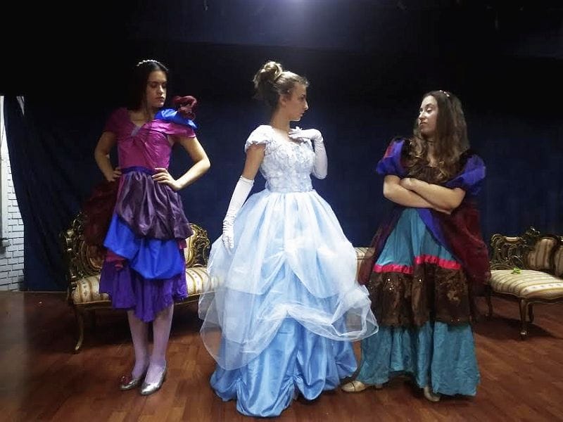 foto i m pepeljuga predstava vranje