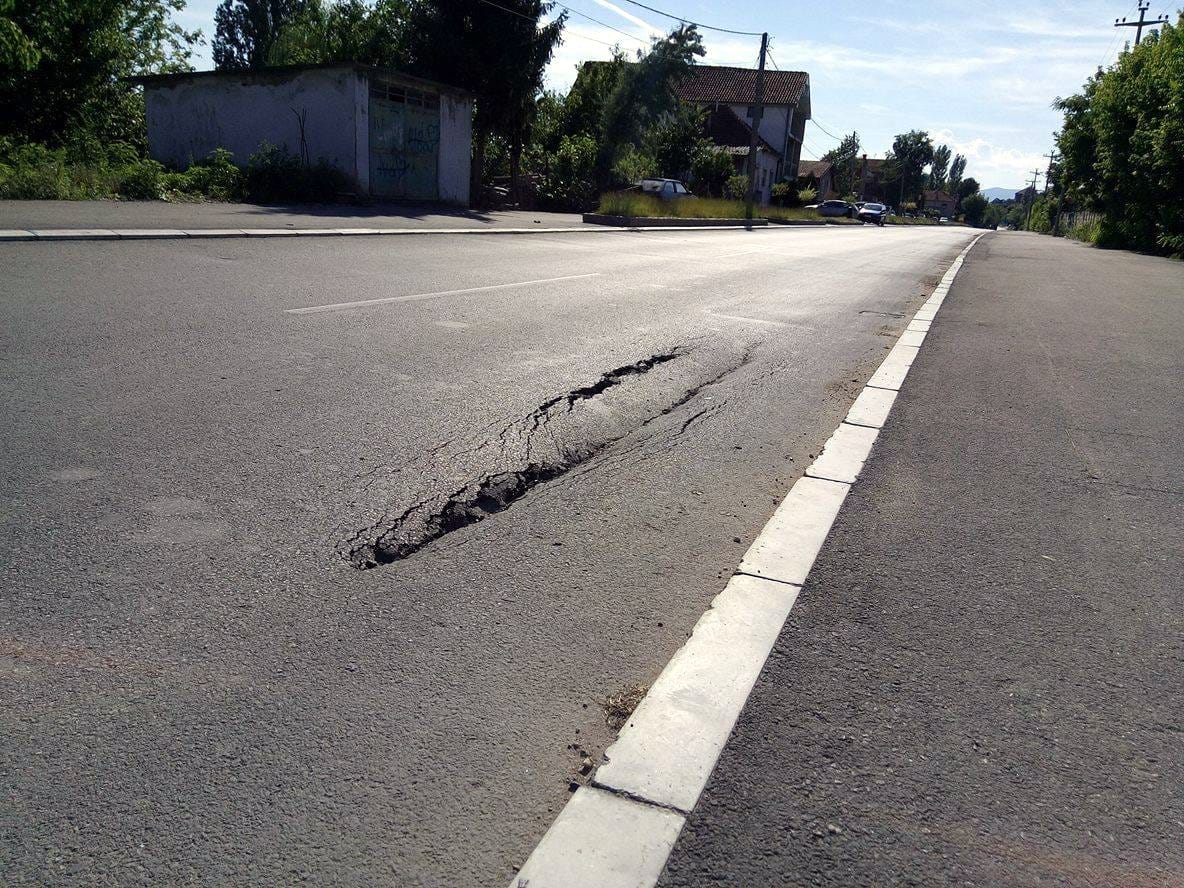 Propao asfalt u Sarajevskoj foto JV A Stankov