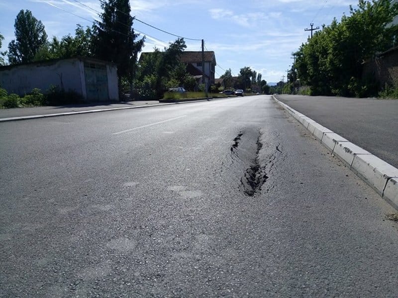propao asfalt u sarajevskoj ulici foto JV A Stankov