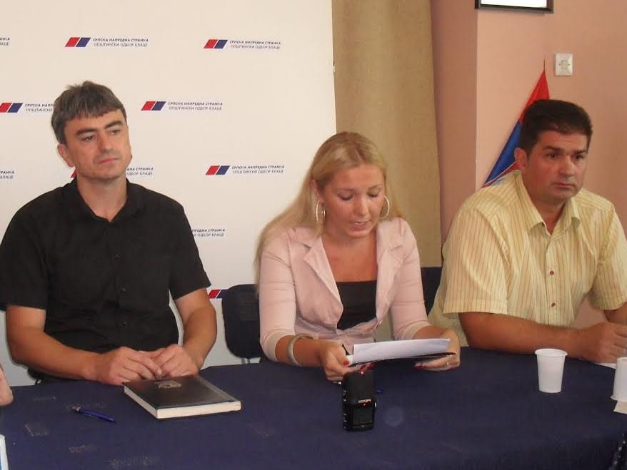 JOZIC PRVI S LEVA FOTO LJ M