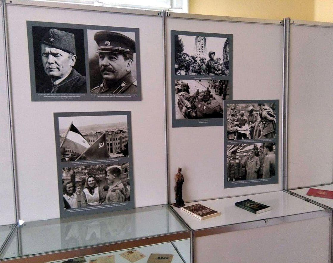 Postavka u Drustvu srpsko ruskog prijateljstva foto JV J Adamovic