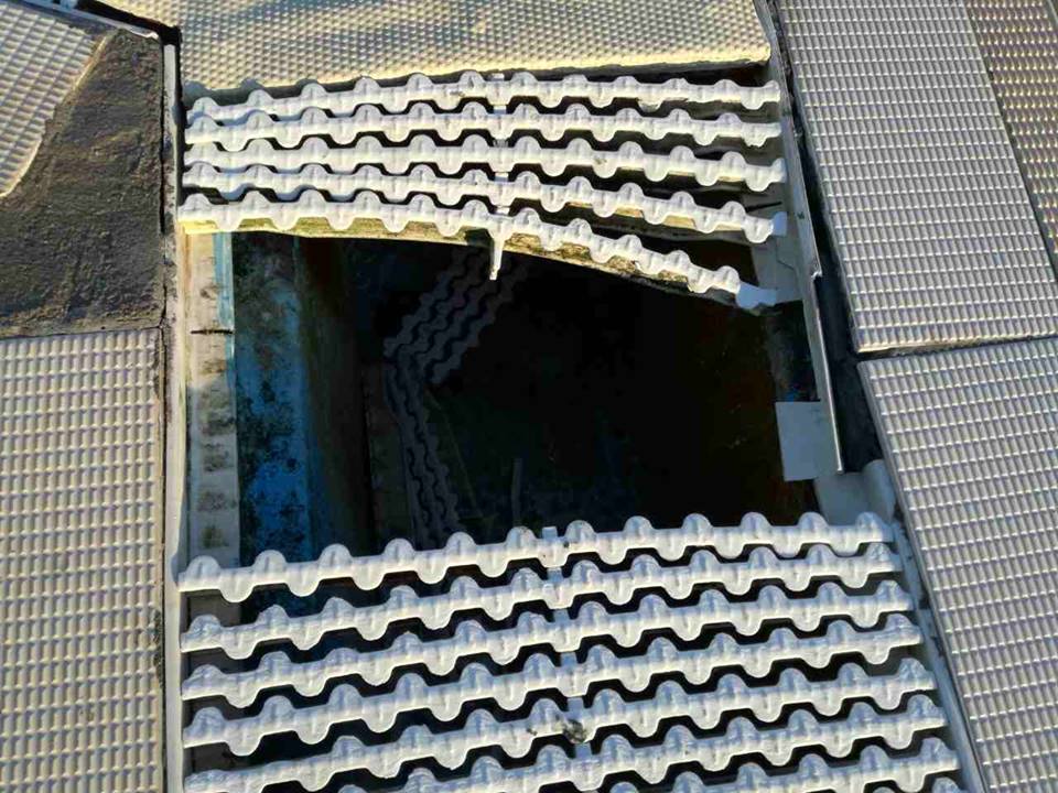 Rupa pored bazena foto j Dj