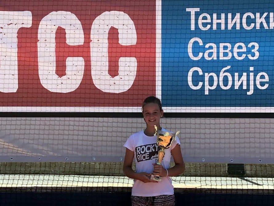 Niške teniserke osvojile titule šampiona i vicešampiona Srbije 1 Emilija Zdravkovic teniserka foto TAZ