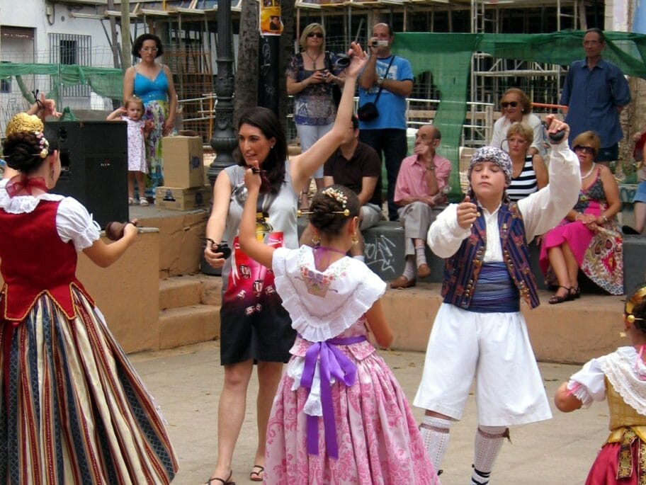 Kulturni program i različita takmičenja na 24. "Brestovačkom letu" 6 Masknbal ilustracija flickr Grup Repico