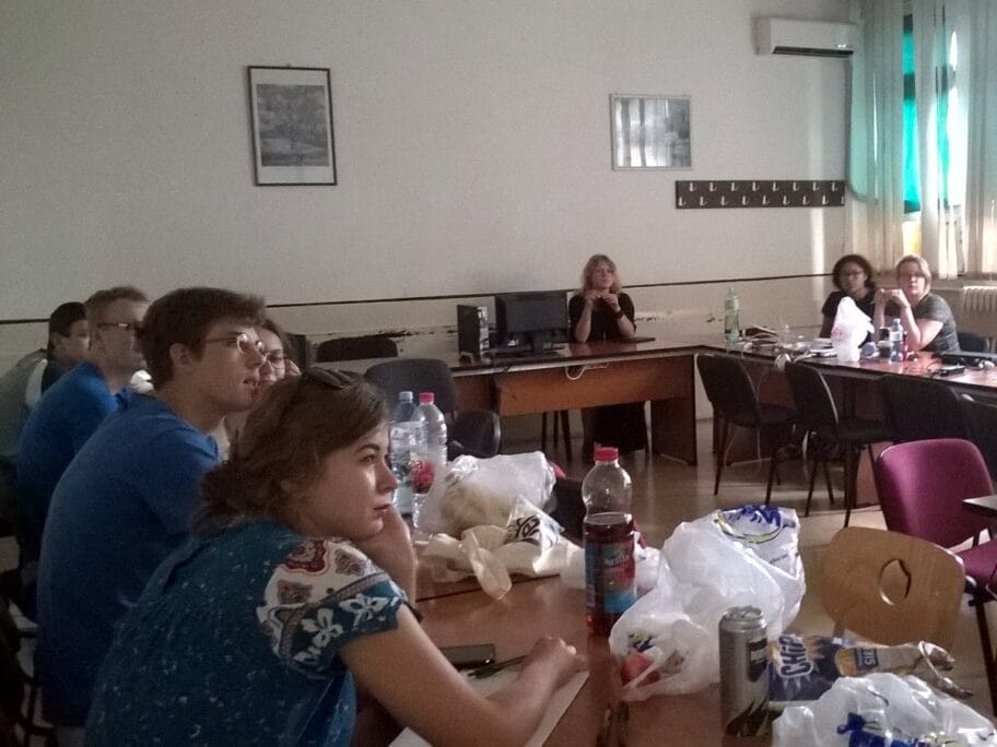 Najbolji debateri iz celog sveta učili i družili se u Nišu 1 Debateri u Ekonomskoj skoli foto Milica Jovanovic