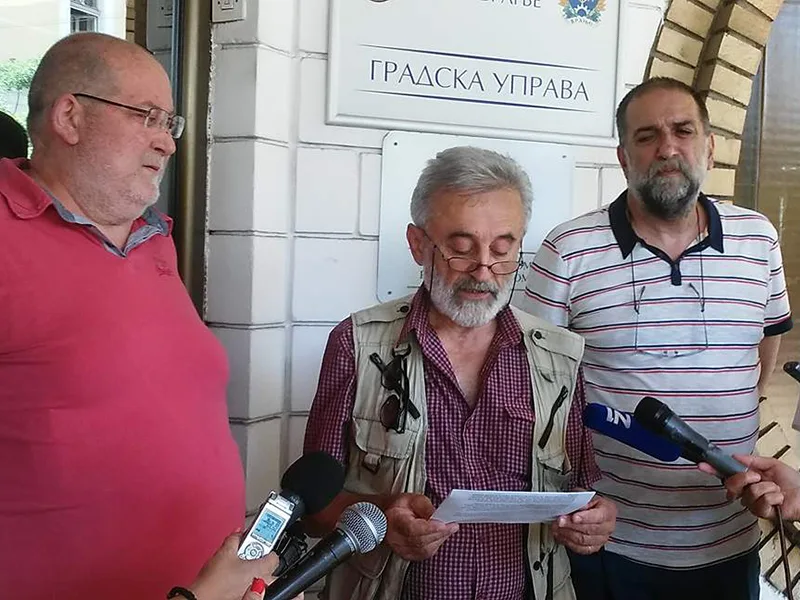 Stojkovic Iric Obradovic protest novinara u Vranju foto i m
